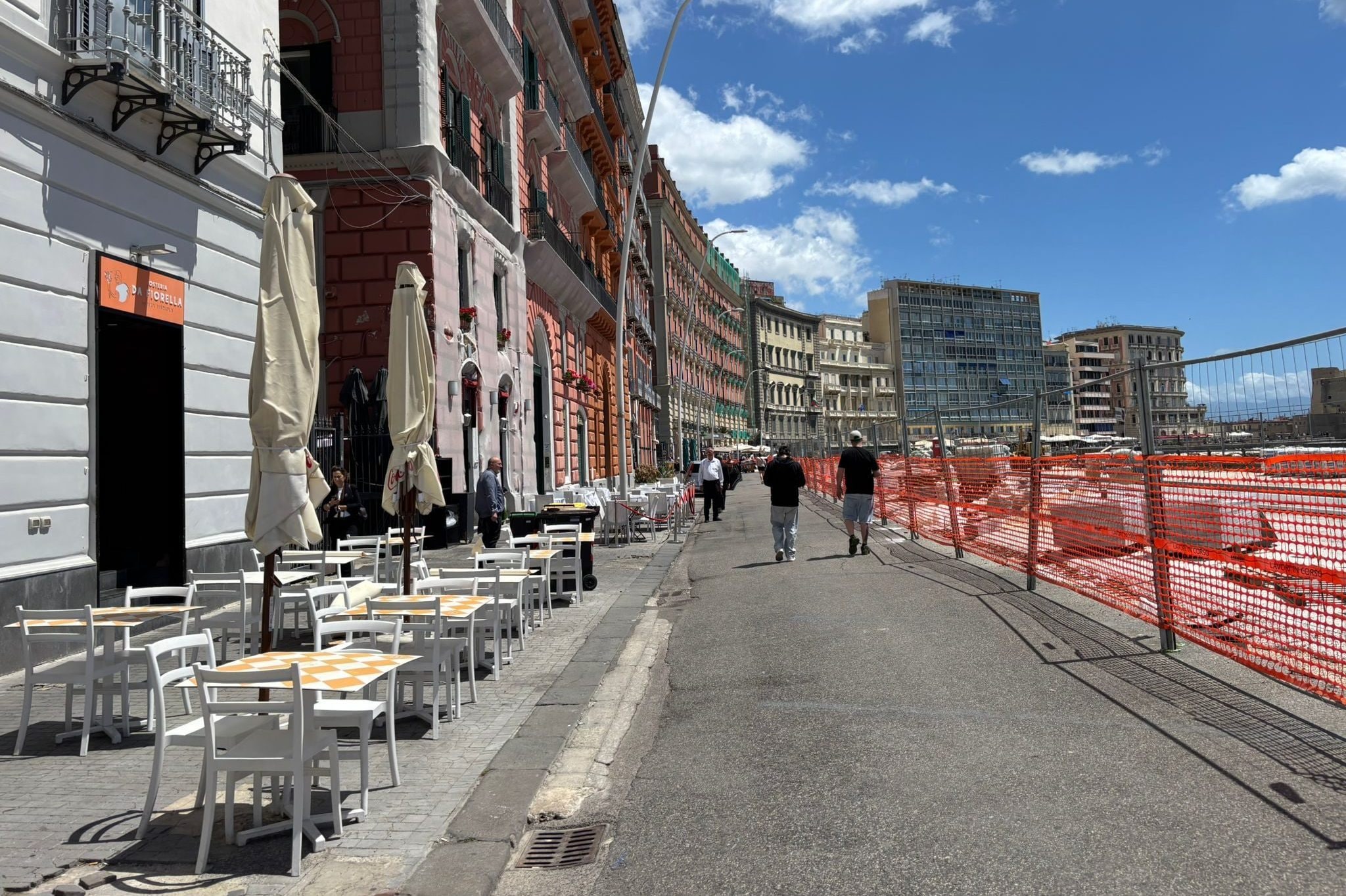 Il cantiere del Lungomare di via Partenope / Fanpage.it