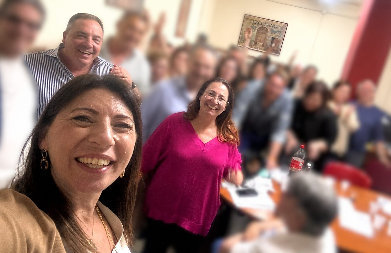 Il ritorno di Rory Oliviero dopo l’arresto: a Ercolano foto di gruppo alla festa della neo consigliera Pd Pina Liberti