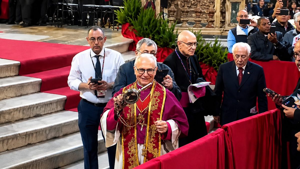 Il sangue di San Gennaro sciolto per la visita a Napoli di Papa Leone XIV