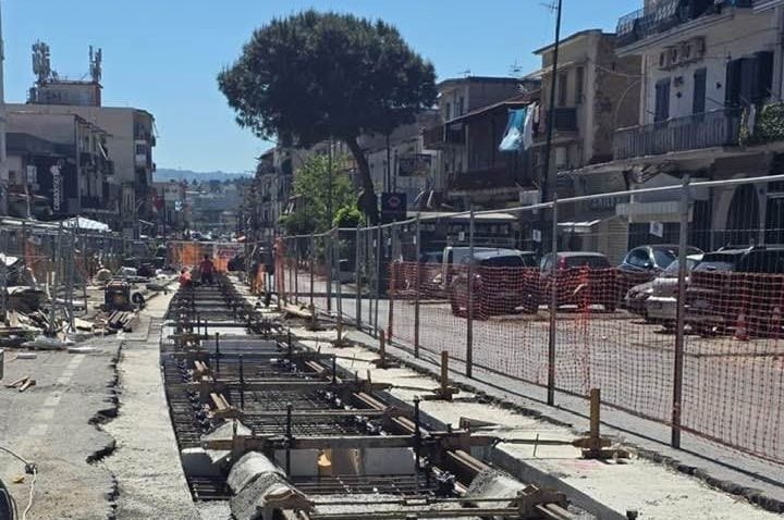 Lavori a Napoli est
