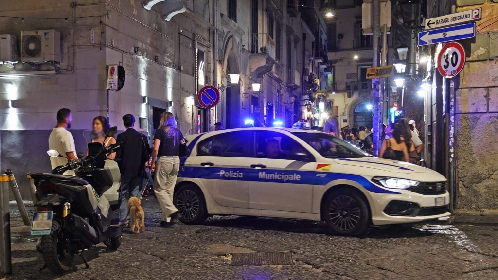 La zona di via Bisignano a Chiaia, il "regno" dei baretti