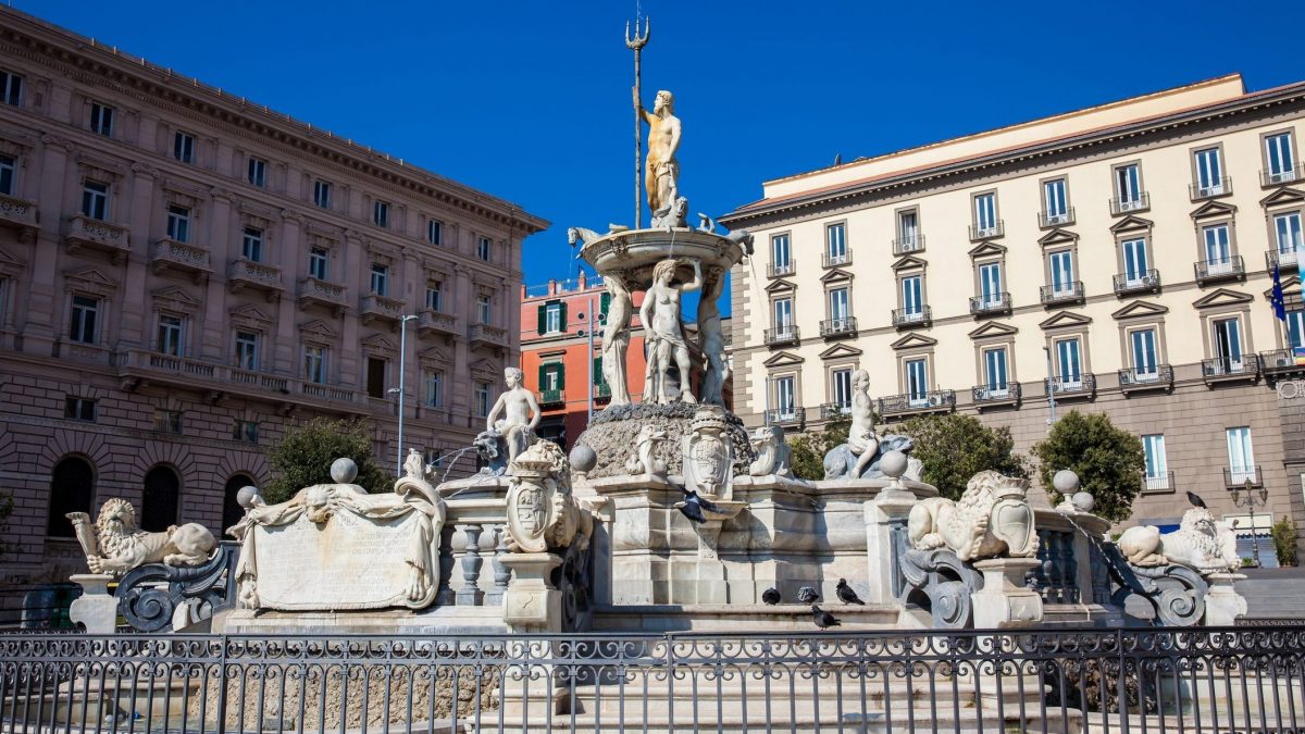 La Fontana del Nettuno dove è stato ritrovato il corpo del 57enne