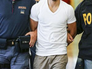 Violenza sessuale aggravata, deve scontare più di 16 anni di carcere: 47enne arrestato a Napoli
