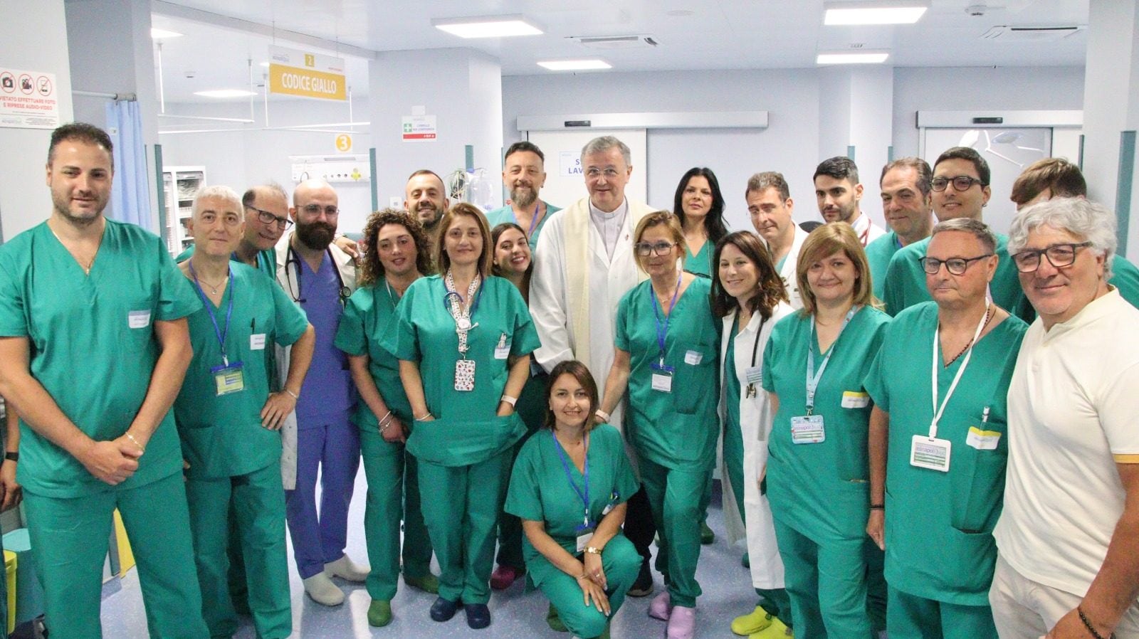 Medici, infermieri e OSS che lavorano nel presidio