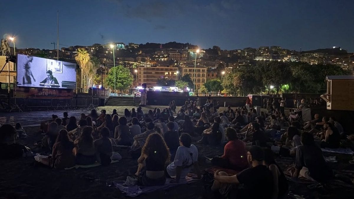 Una delle serate di cinema gratuite a Napoli Est