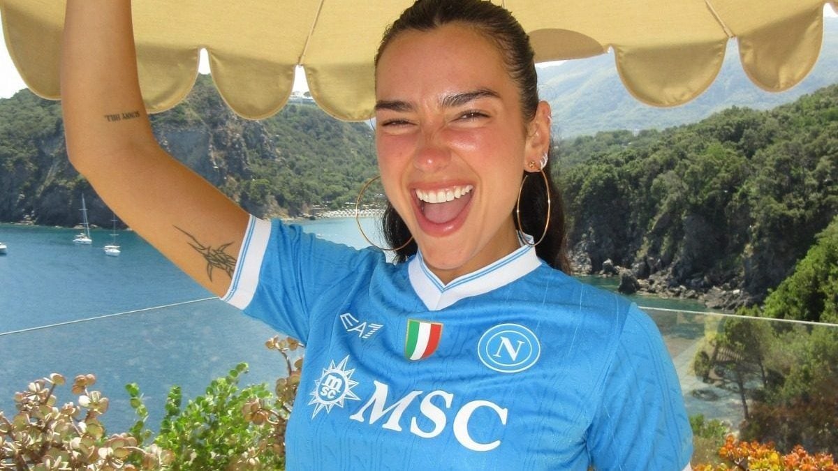 Dua Lipa con la maglia del Napoli su Instagram