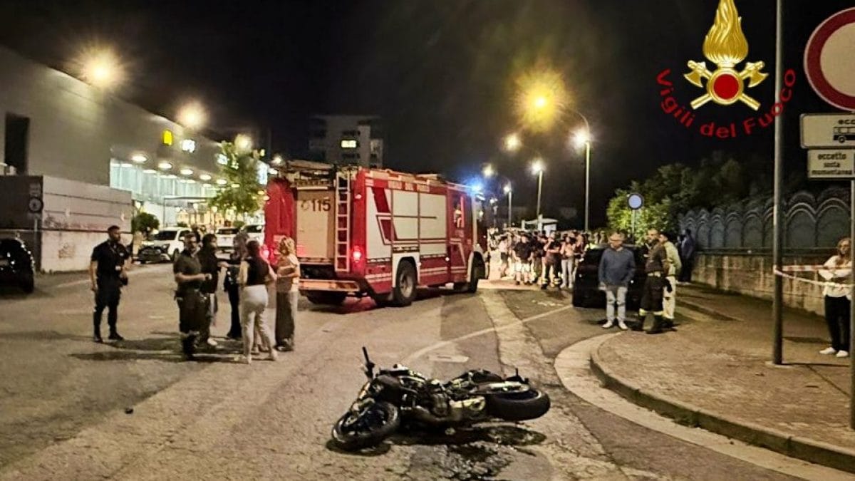 L’incidente al terminal di Air Campania ad Avellino, in via Francesco Fariello