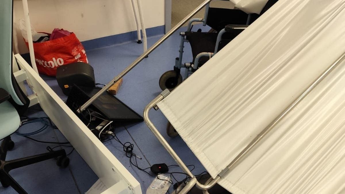 Il Triage dell’Ospedale del Mare devastato / Foto Giuseppe Alviti