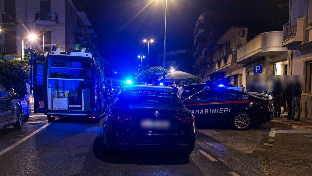 L’intervento dei carabinieri a Sant’Anastasia (Napoli)