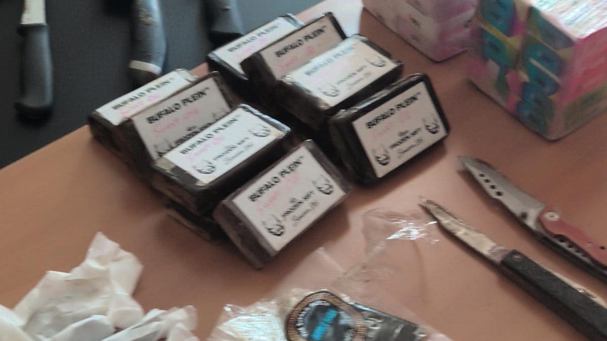 La droga rinvenuta a Scafati dalla Polizia