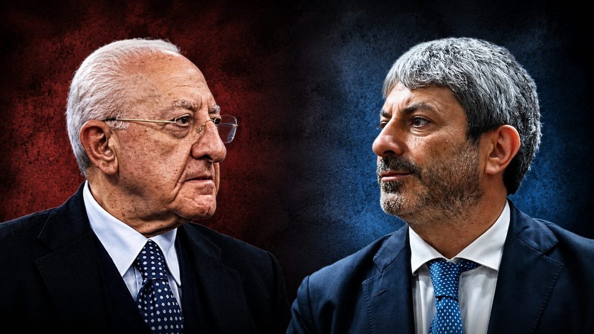 Vincenzo De Luca e Roberto Fico, rispettivamente ex governatore e attuale presidente della Regione Campania