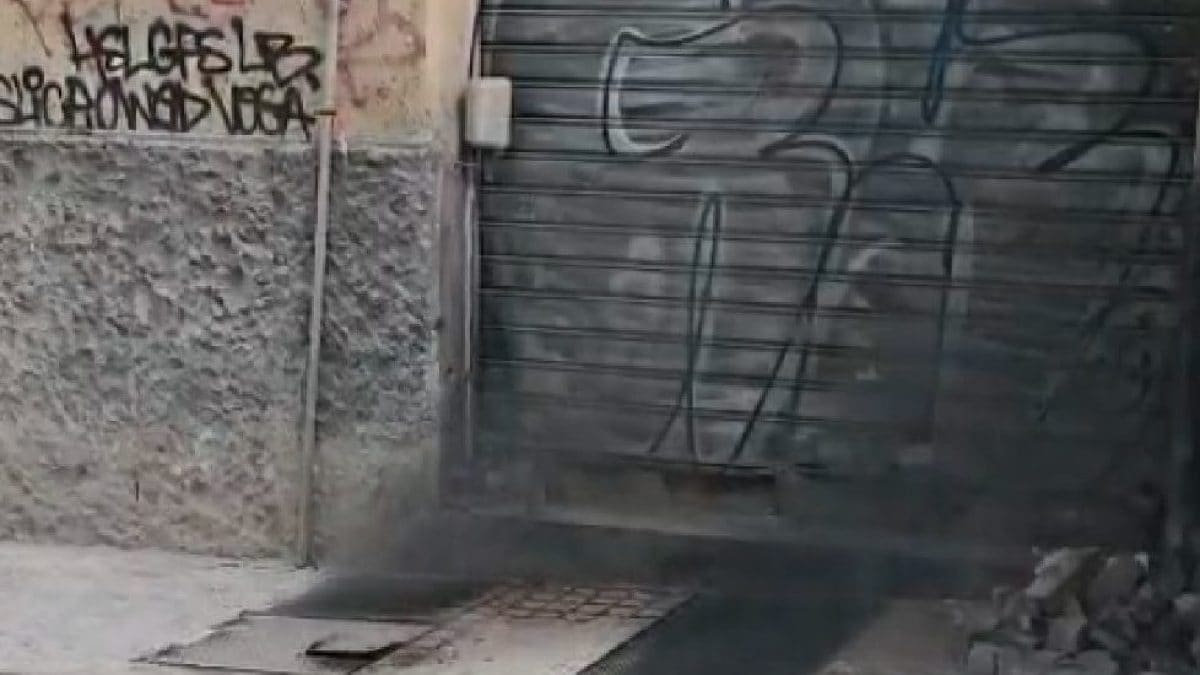 Incendio al Corso Umberto di Napoli / Fanpage.it