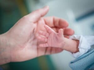 Padre confessa il finto abbandono di un neonato a Caserta