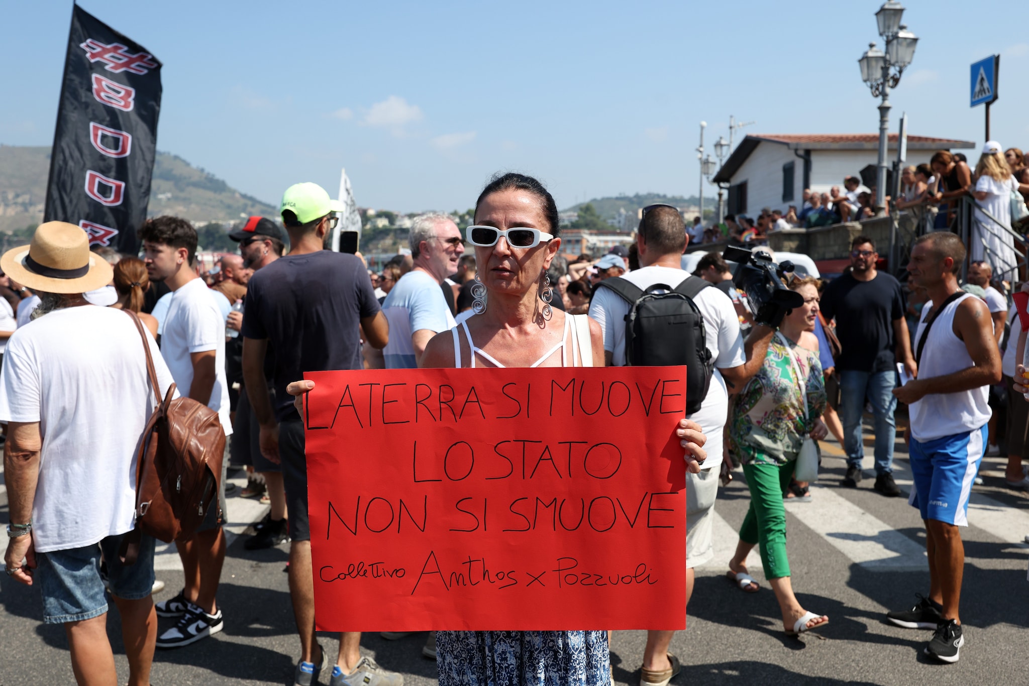 Terremoto Pozzuoli, i cittadini in piazza: "Scriviamo insieme il decreto Campi Flegrei"