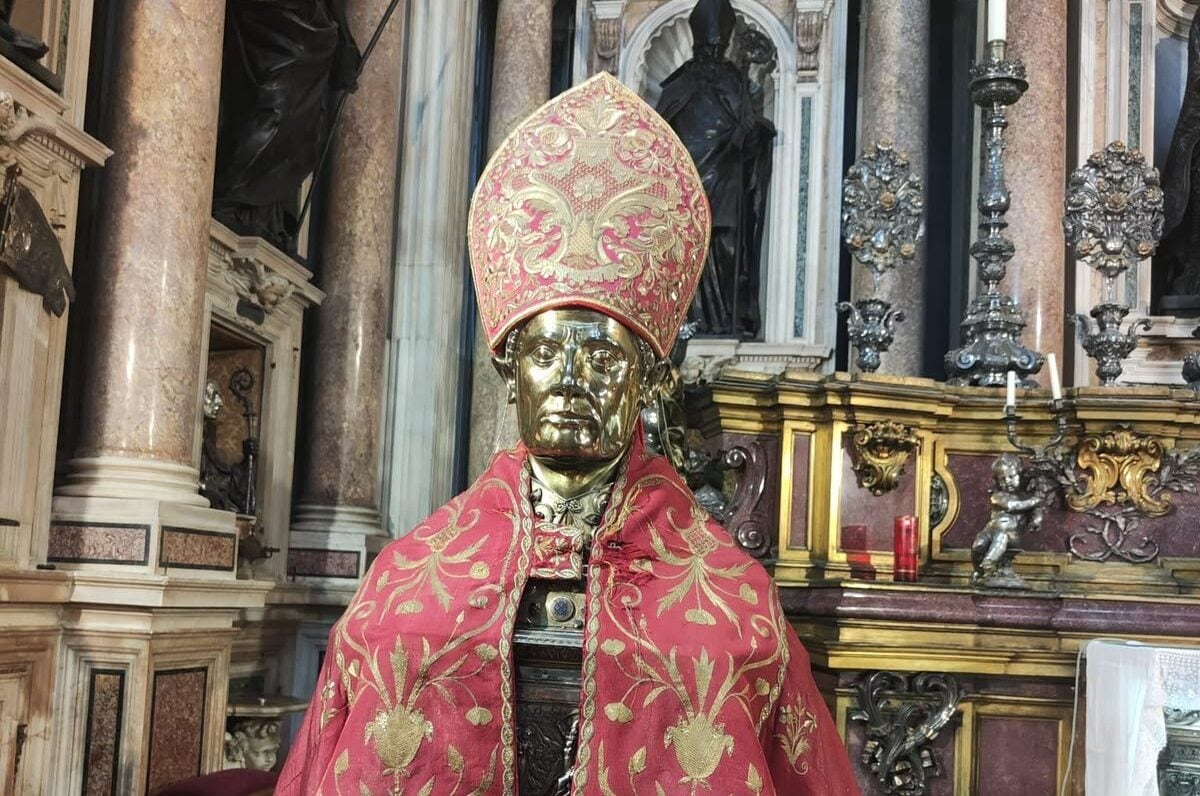 Dove vedere il miracolo di San Gennaro del 19 settembre 2026 in diretta tv: orari e canale