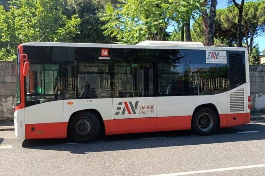 Un bus Eav / Fanpage.it