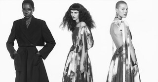 La nuova nobiltà di Alexander McQueen: Steven Meisel firma la campagna iconica in bianco e nero