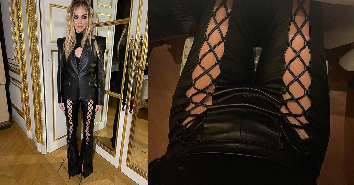 Chiara Ferragni vola a Parigi: il look audace della prima serata è coi pantaloni stringati