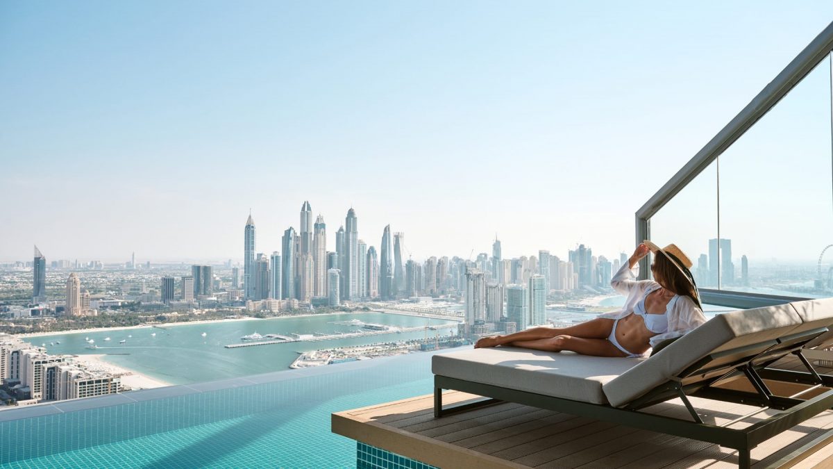 L’Aura Skypool di Dubai è la piscina a sfioro più alta del mondo