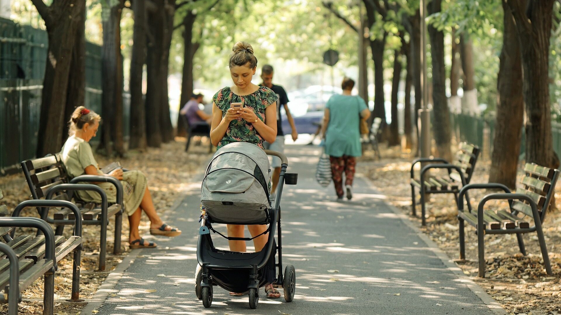 donna smartphone sharenting