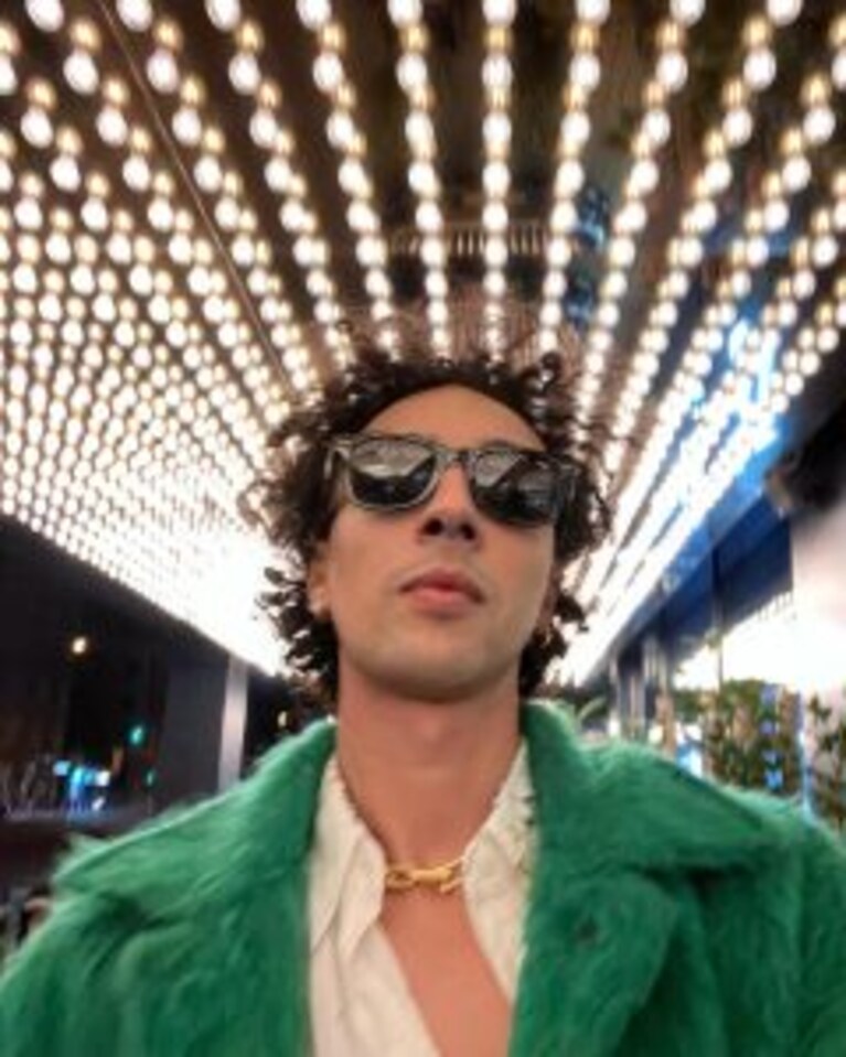 Ghali con i capelli al naturale
