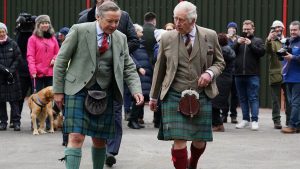 Perché re Carlo ha indossato il gonnellino kilt