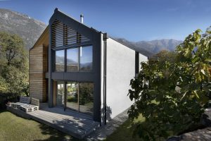 La casa fatta con gli scarti del riso