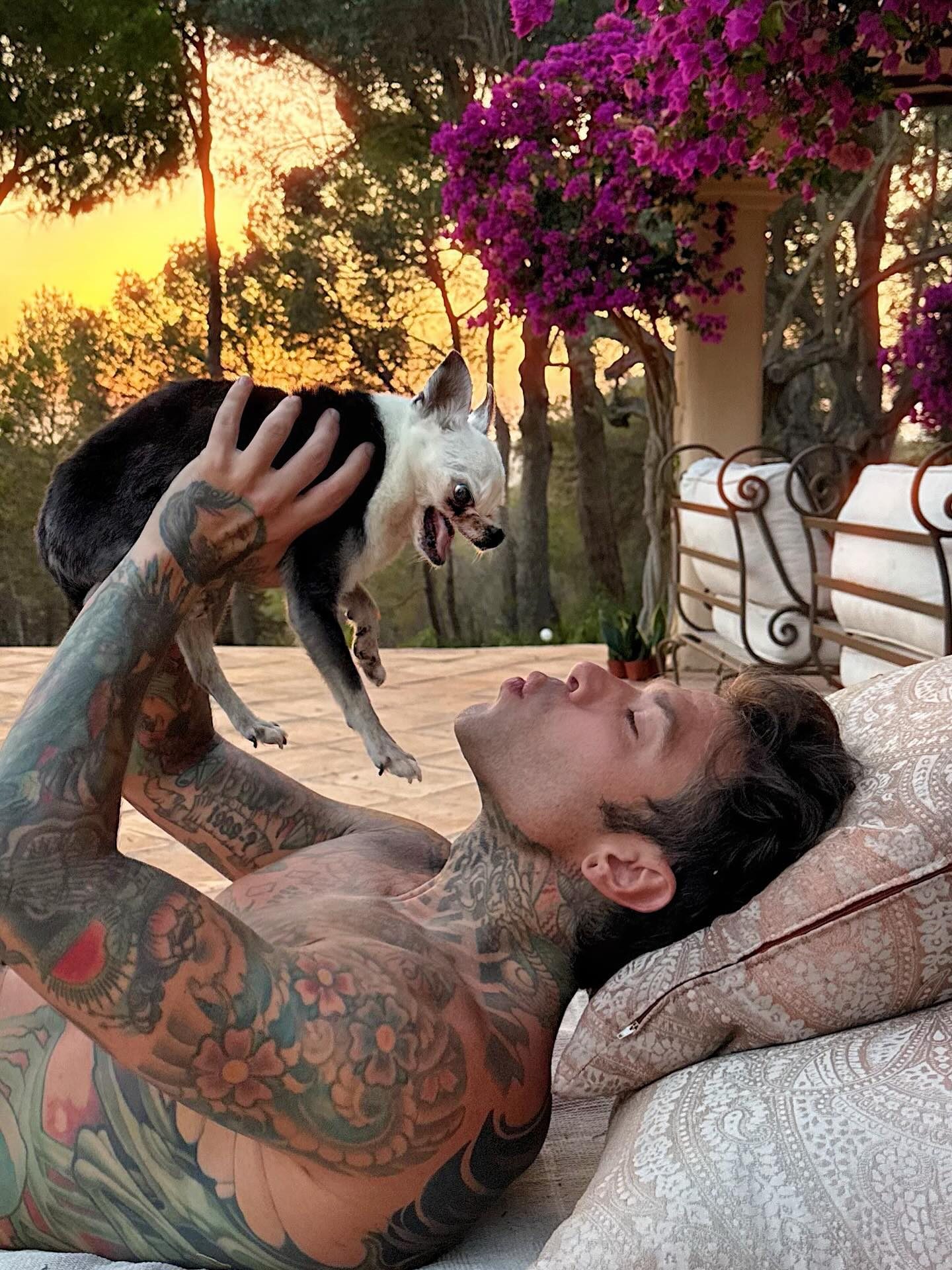 I tattoo di Fedez sul braccio sinistro