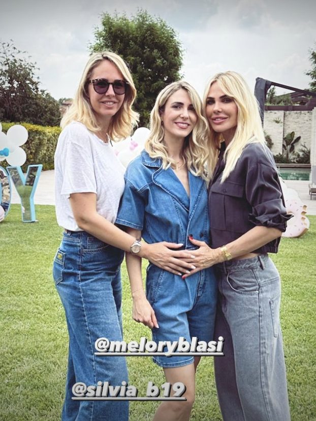 Ilary Blasi Diventa Di Nuovo Zia Al Gender Reveal Party Le Tre Sorelle Ilary Blasi Diventa Di Nuovo Zia Al Gender Reveal Party Le Tre Sorelle