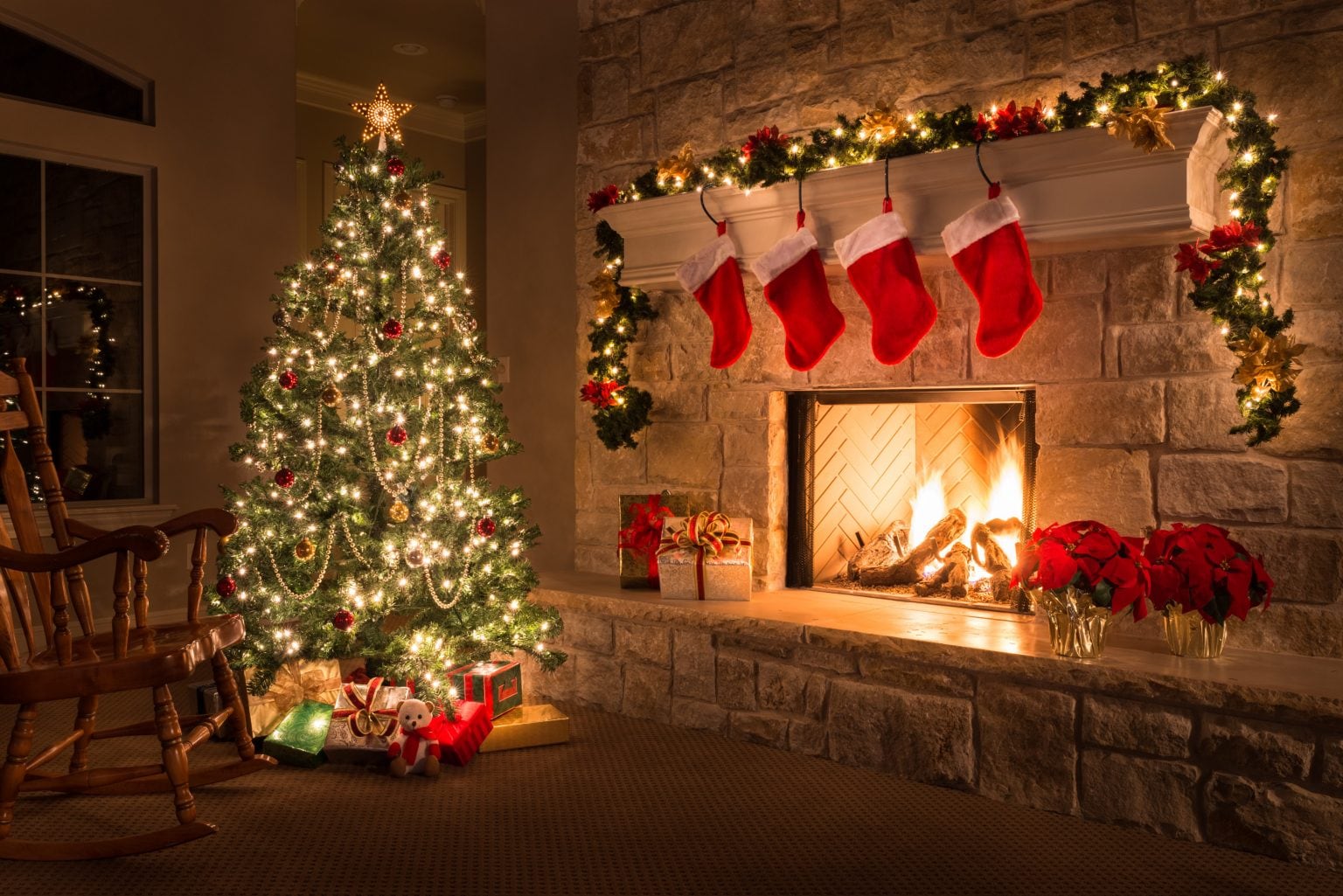 Come addobbare l'albero di Natale 2023, le idee di tendenza su colori e