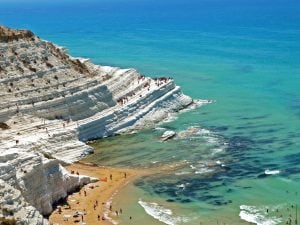 Le 10 spiagge più belle d’Italia nella classifica 2026 di Skyscanner: tre sono in Sicilia