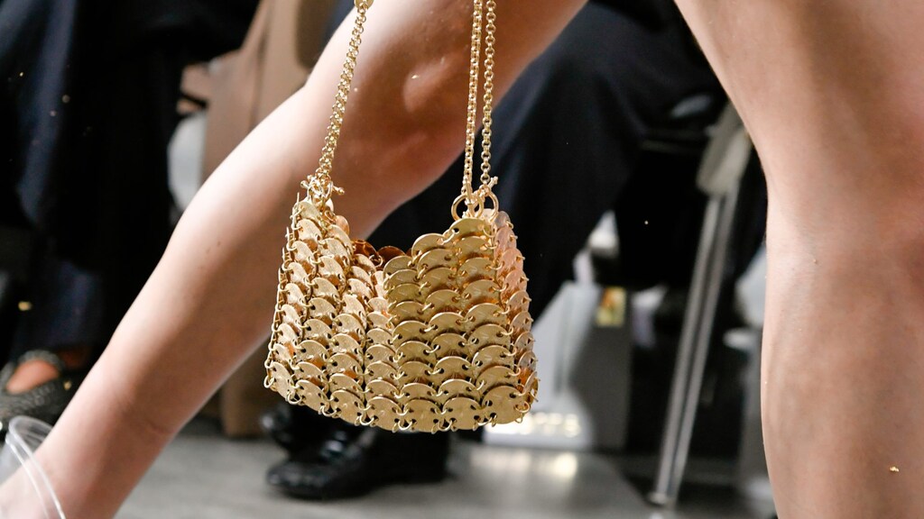 Lmuwecno Ciondolo Per Borsa A Forma Di Ciliegia – Placcato Oro 18kt E Resina Rossa – Accessorio Lussuoso E Divertente, Large 11,7 Cm