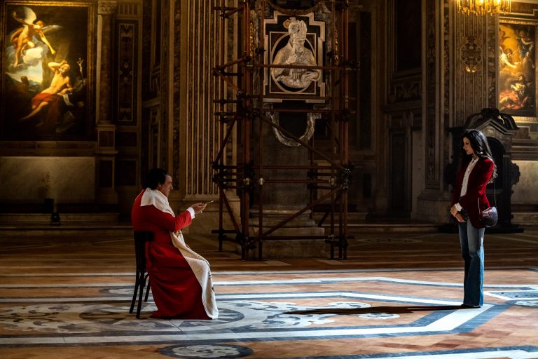 Parthenope vestita coi gioielli del Tesoro di San Gennaro: il
