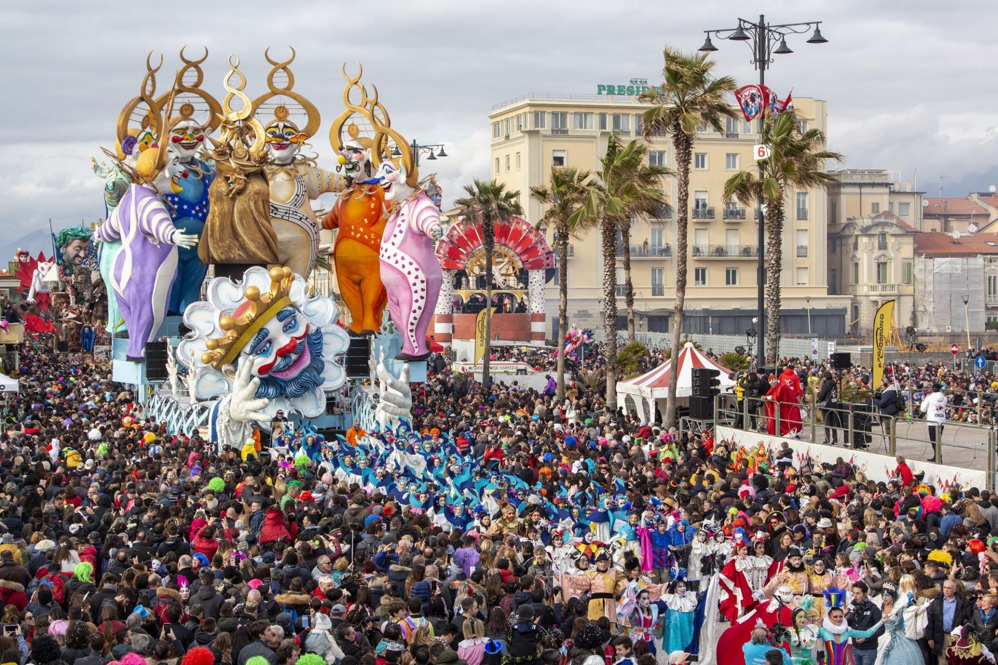 carri di carnevale di viareggio