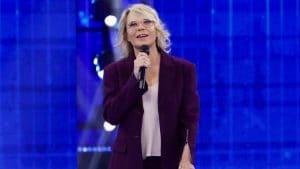 Chi ha vestito Maria De Filippi nella prima puntata del serale di Amici 