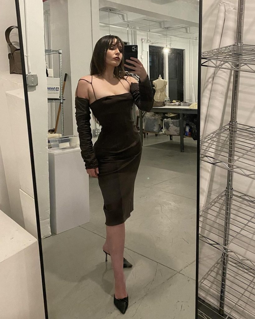 Dalle passerelle a OnlyFans, chi è la stilista che sta riscrivendo le regole della moda