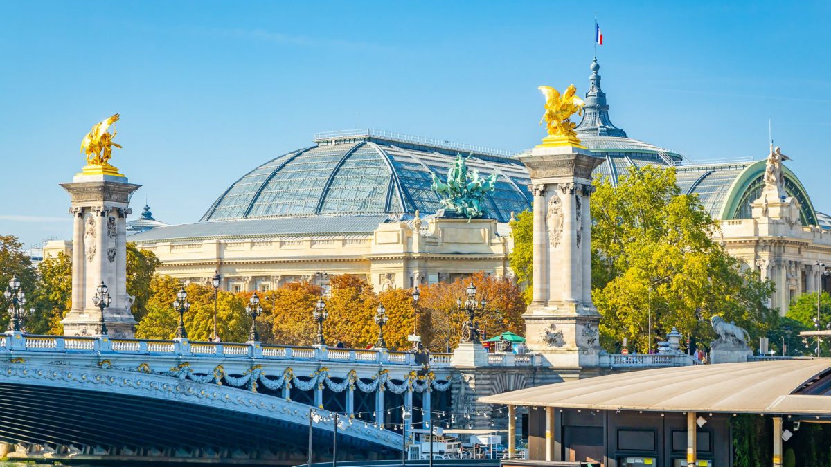 Pont Alexandre III e tetto in vetro del Grand Palais