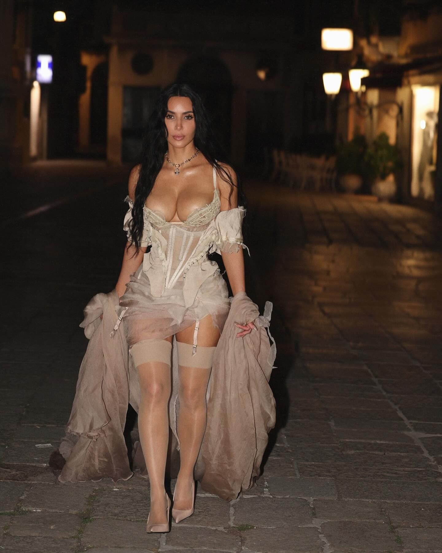 Il look di Kim Kardashian per il party Dolce Notte