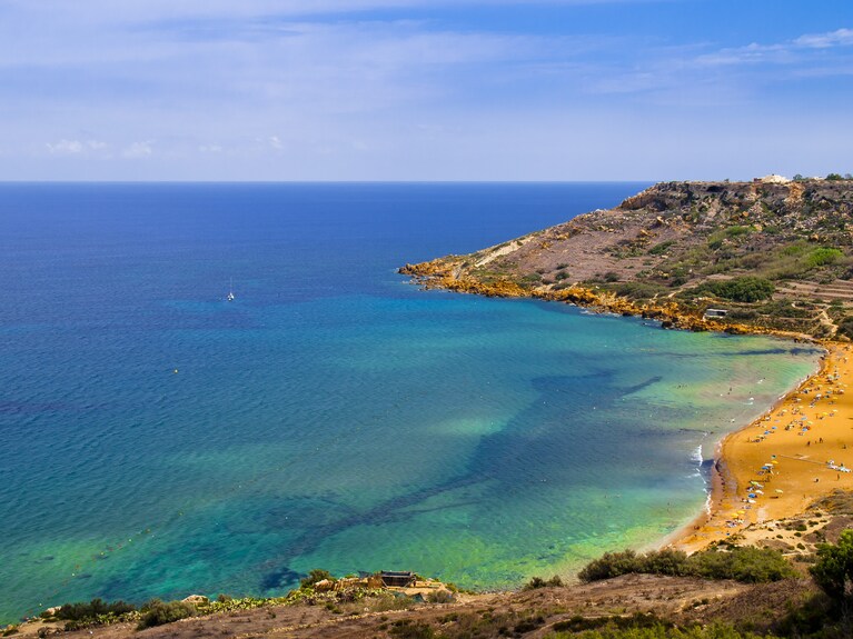 Vista della baia di Ramla a Gozo, Malta