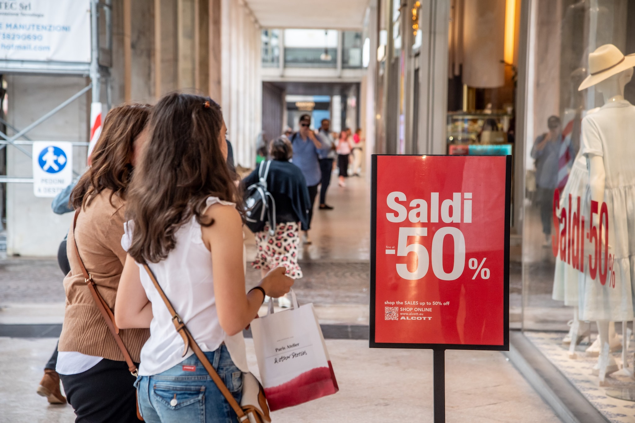 Quando iniziano i saldi estivi 2025 in Italia