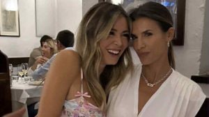 Diletta Leotta ed Elisabetta Canalis a cena insieme tra sandali-morso e look total white