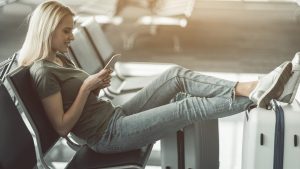 Quali sono i capi d abbigliamento che non andrebbero mai indossati su un volo