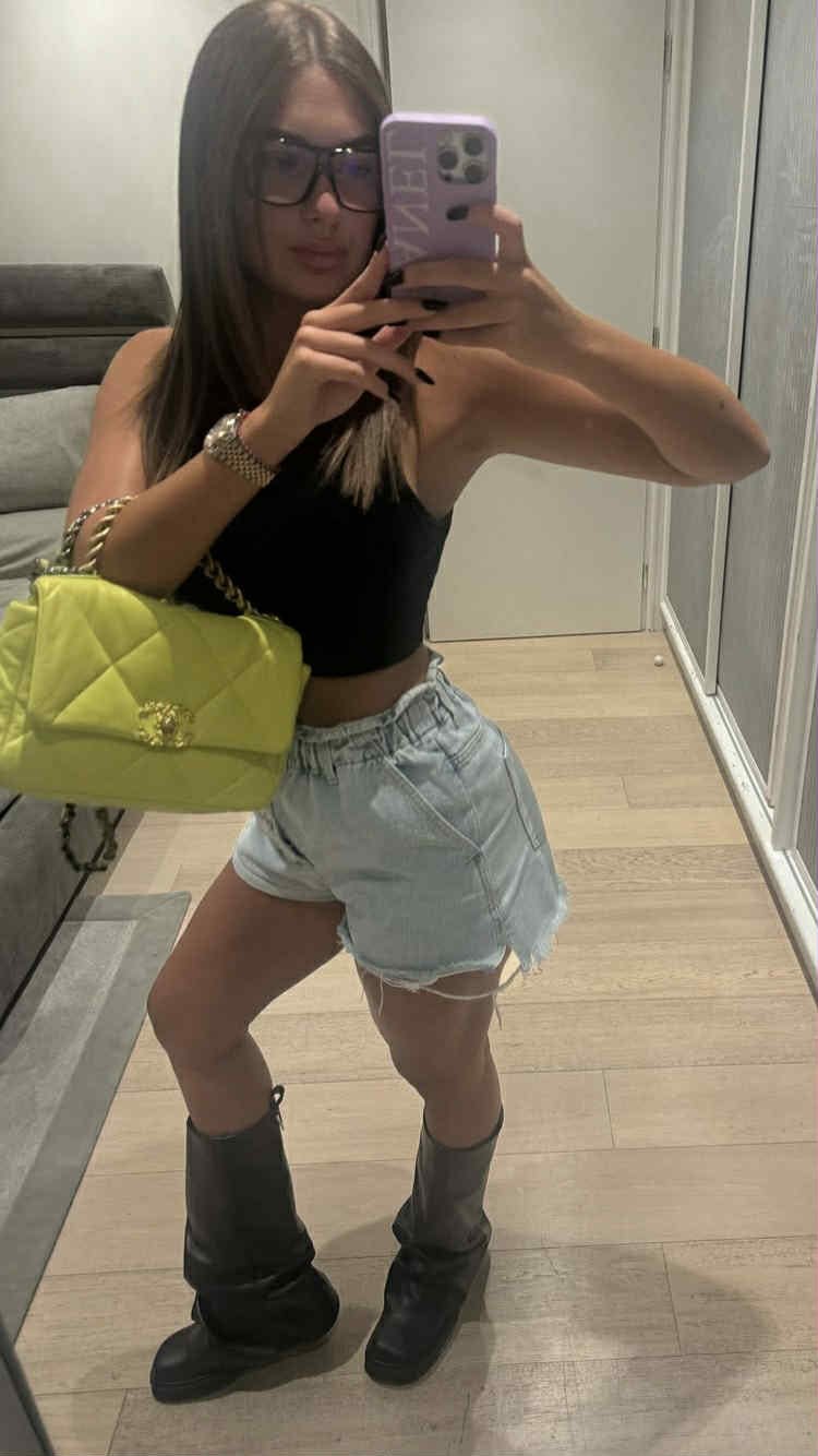 Il nuovo look di Chanel Totti