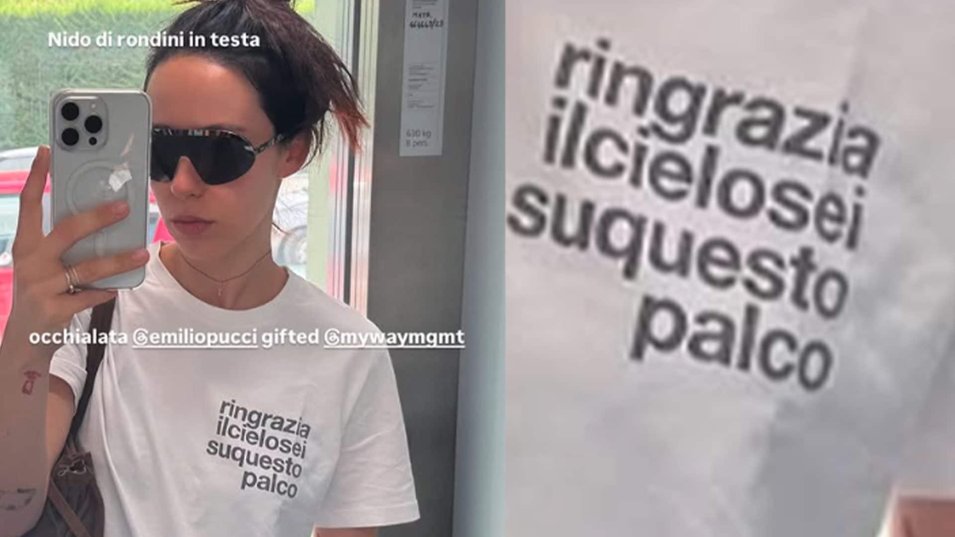 Aurora Ramazzotti ci porta indietro nel tempo: il significato dell'iconica frase sanremese sulla T-shirt