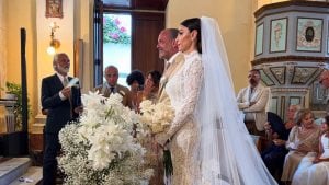 Cecilia Capriotti sposa in pizzo: l'abito bianco per il matrimonio con Gianluca Mobilia