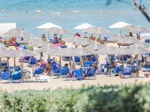 Come comportarsi in spiaggia: diritti e doveri dal pranzo al sacco all&#8217;ingresso di animali