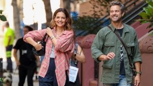 Katie Holmes e Joshua Jackson di nuovo insieme (e vestono ancora come Joey e Pacey di Dawson’s Creek)
