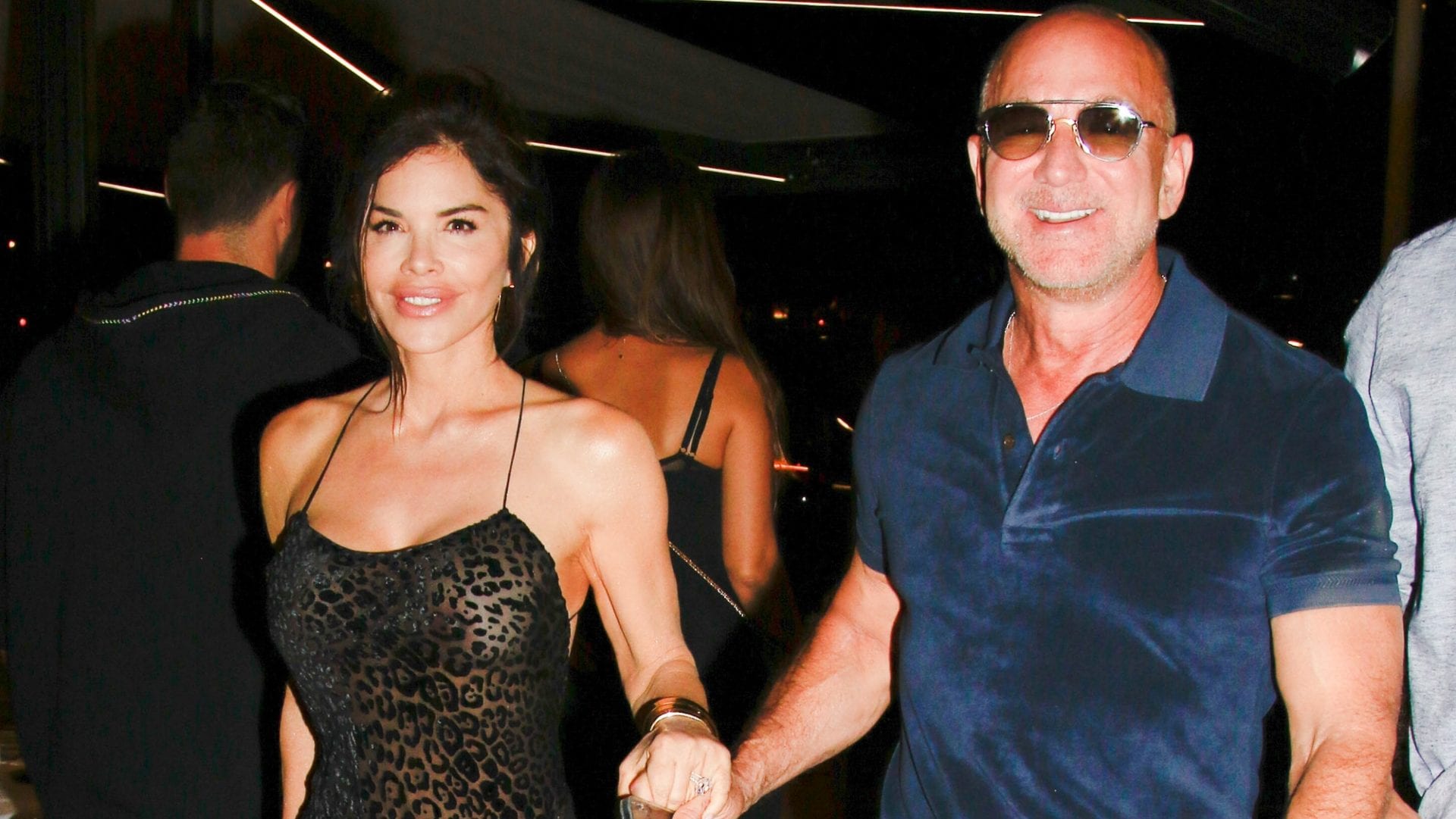 Lauren Sanchez sdogana il nude look: per la cena a Saint Tropez indossa l'abito trasparente