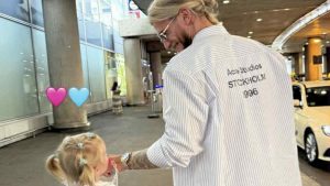Loris Karius è un papà trendy: veste in coordinato con Aria
