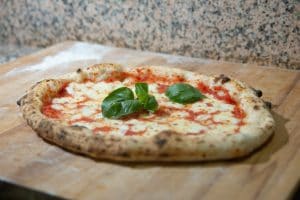 Dove mangiare la pizza più buona di Napoli: la classifica di un famoso pizzaiolo